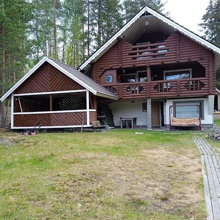 Viihtyisae Hirsimoekki Jaerven Rannalla Siikainen Zewnętrze zdjęcie