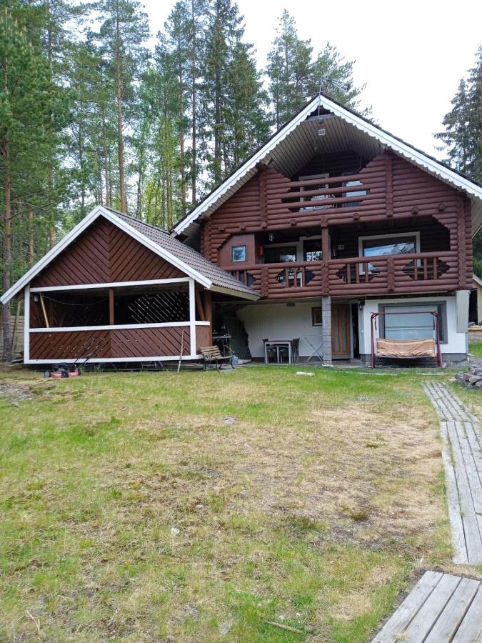 Viihtyisae Hirsimoekki Jaerven Rannalla Siikainen Zewnętrze zdjęcie